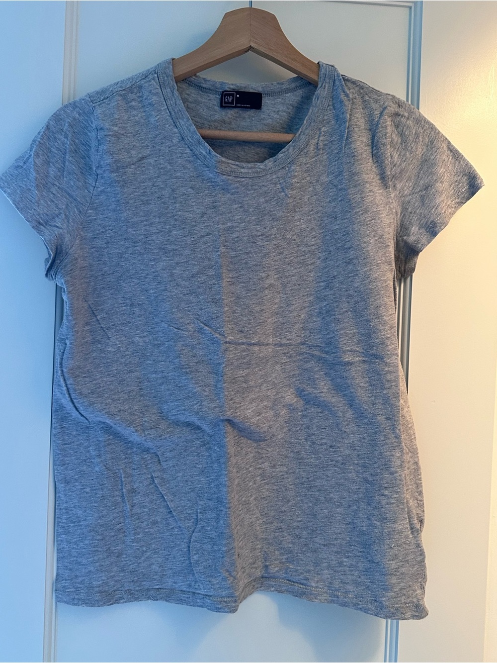 GAP Women's Heather Gray Short Sleeve Crewneck Tee
